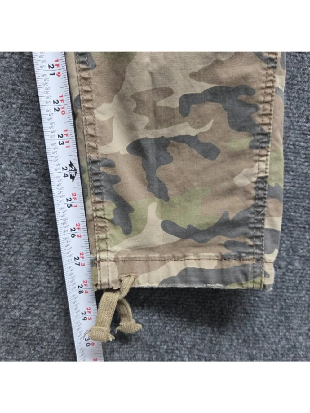 American Eagle Pants Mens 30x28 (Tag 30x32) Camo Slim Lived in Cargo Distressed